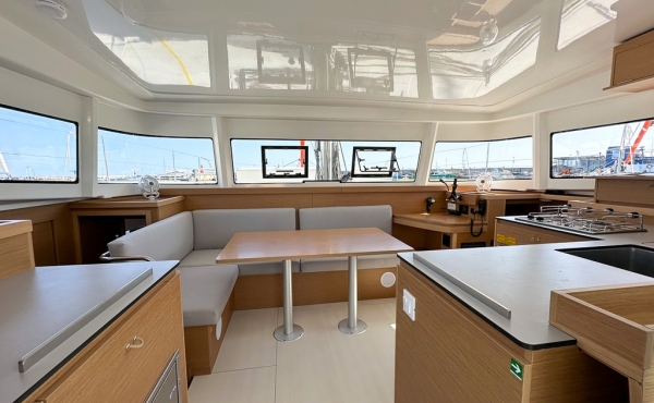 1_excess-11-ez-ukutu-fcf8667b-e Luxury Property for Sale | Exclusive Villas & Estates | 1UK  Meta Description (&le;160 chars): - Luxury Property for Sale | Exclusive Villas & Estates | 1UK