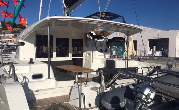 3_outdoor_view_of_lagoon_40_samana Luxury Property for Sale | Exclusive Villas & Estates | 1UK  Meta Description (&le;160 chars): - Luxury Property to Let | Premium Villas & Residences | 1UK